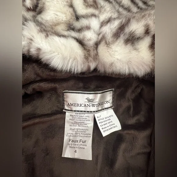 New! Gorgeous American Widgeon Girls' Zip Front Hooded Faux Fur Coat. Size 4